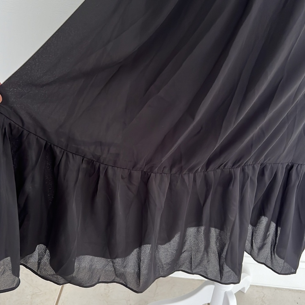 Women’s Black Ruffle V-Neck Midi Dress - Elegant Everyday Style - Picture 8 of 11